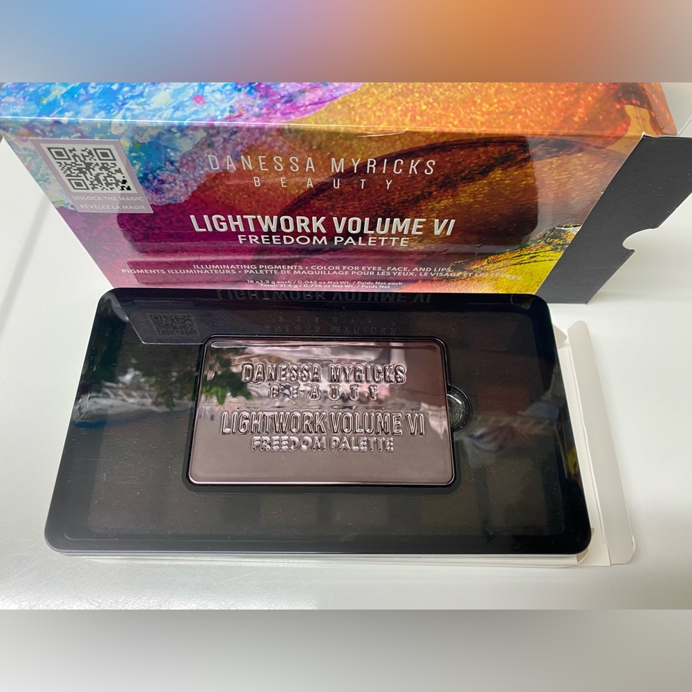 Danessa Myricks Lightwork Volume VI Freedom Palette - Picture 4 of 4